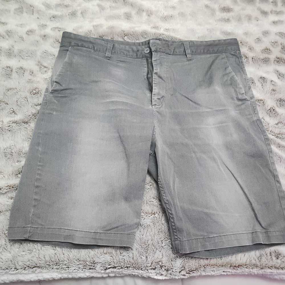 Men's Gray Shorts